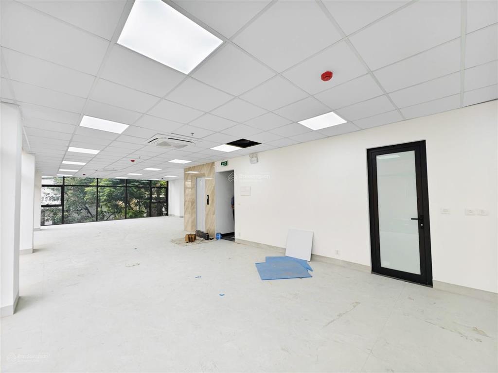 Hoàng cầu  đống đa cho thuê văn phòng 135m giá tốt chỉ 25tr mới keng