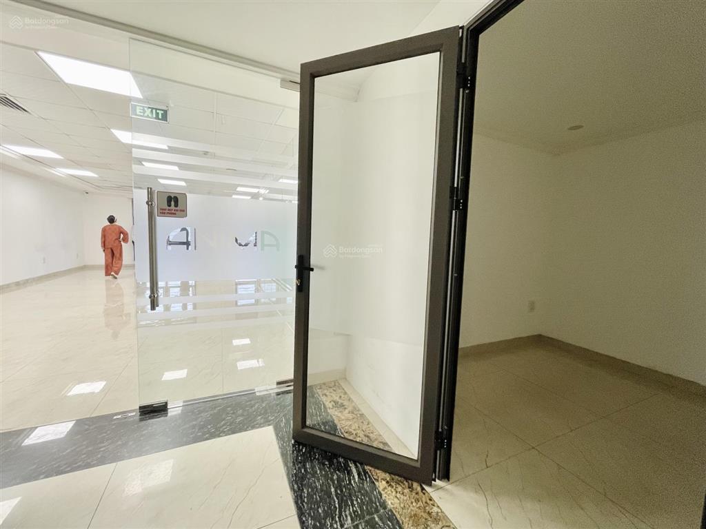 Láng hạ  đống đa cho thuê văn phòng 110m cực đẹp mới giá chỉ 18tr ô tô đỗ cửa free