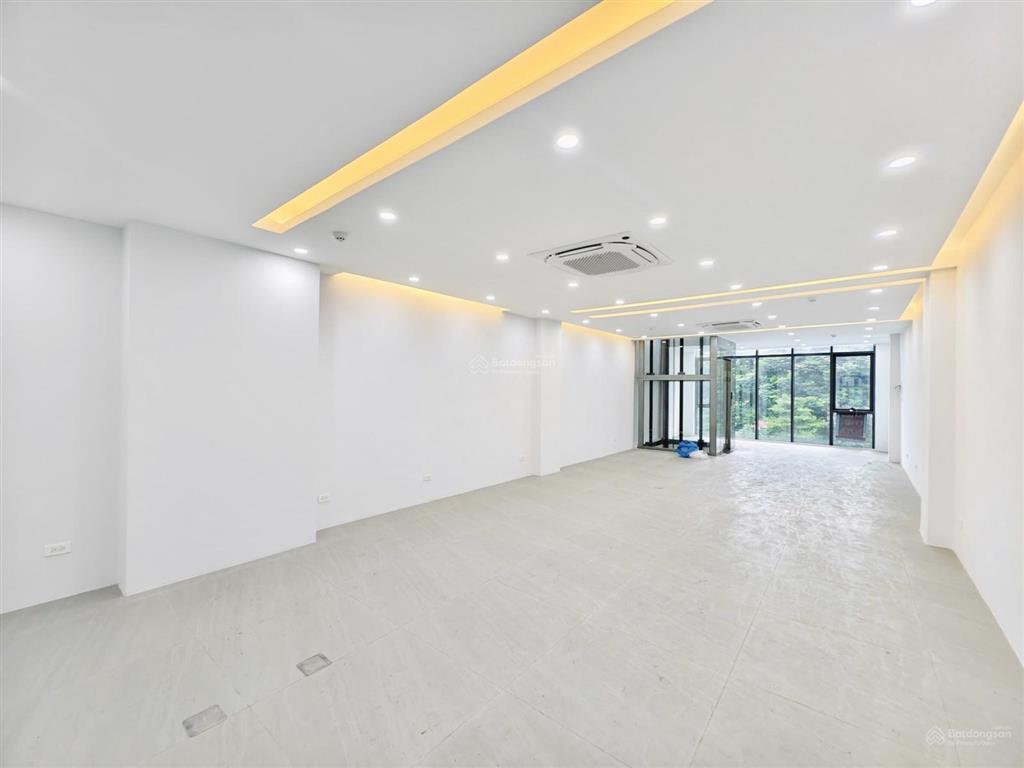 Mặt phố thái hà  đống đa bóc tem cho thuê văn phòng 120m giá cực rẻ chỉ 18tr đầy đủ pccc