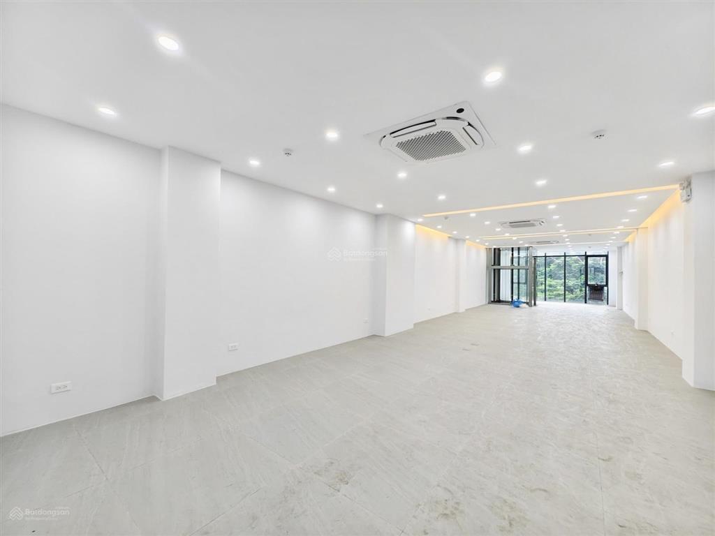 Mặt phố thái hà  đống đa bóc tem cho thuê văn phòng 120m giá cực rẻ chỉ 18tr đầy đủ pccc