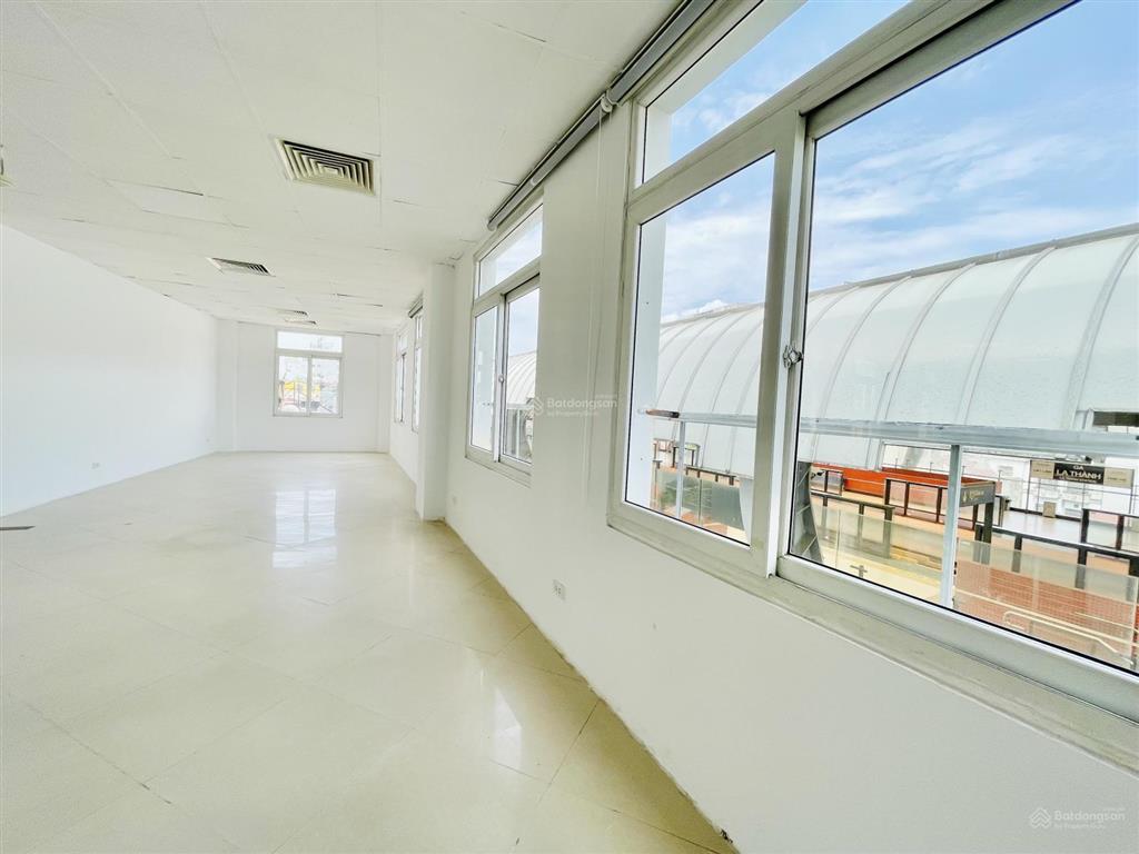 Sàn văn phòng đẹp keng mặt phố hoàng cầu  đống đa 220m2 giá cực rẻ chỉ 45tr miễn phí dịch vụ