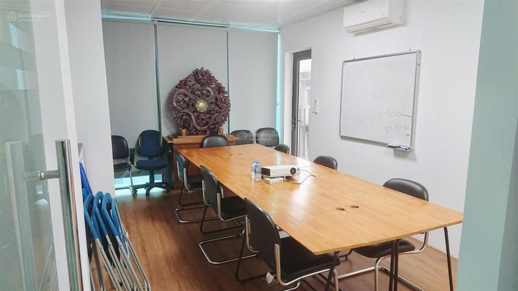 Văn phòng full nội thất ngay vincom phạm ngọc thạch  đống đa 165m2 giá chỉ nhỉnh 30triệu/th