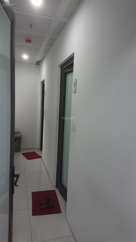 Văn phòng full nội thất ngay vincom phạm ngọc thạch  đống đa 165m2 giá chỉ nhỉnh 30triệu/th