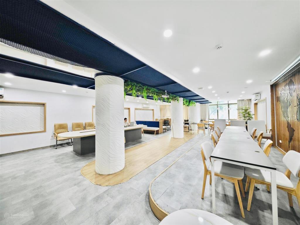 Cho thuê văn phòng mặt phố liễu giai  ba đình 155m2 vị trí hot có 102 giá cực rẻ