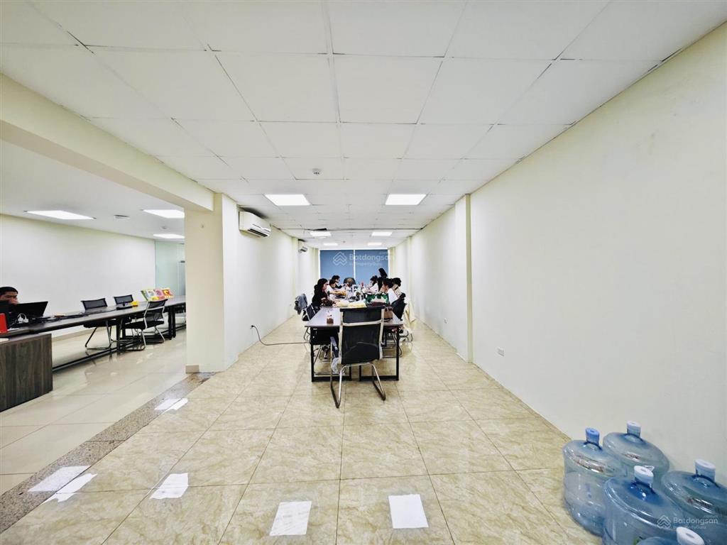 Cho thuê văn phòng mặt phố liễu giai  ba đình 155m2 vị trí hot có 102 giá cực rẻ