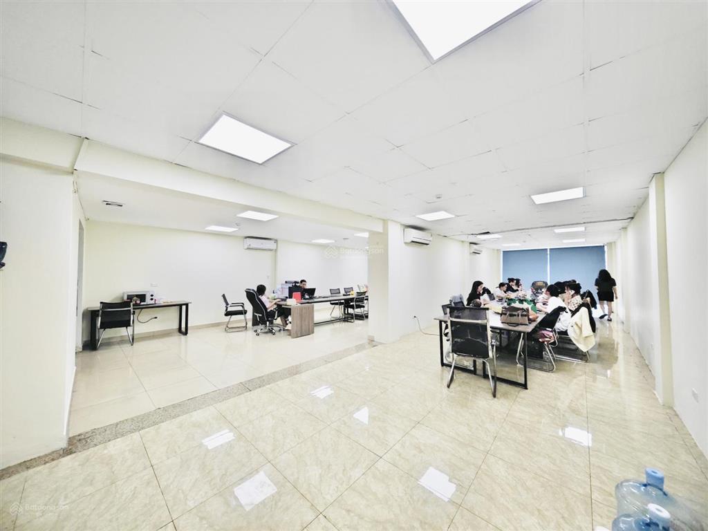 Cho thuê văn phòng mặt phố liễu giai  ba đình 155m2 vị trí hot có 102 giá cực rẻ
