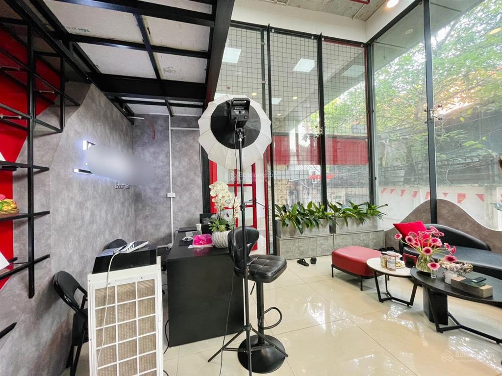 Sang nhượng văn phòng, spa, phòng tập tại thái hà  đống đa 165m giá thuê cực rẻ chỉ 29tr