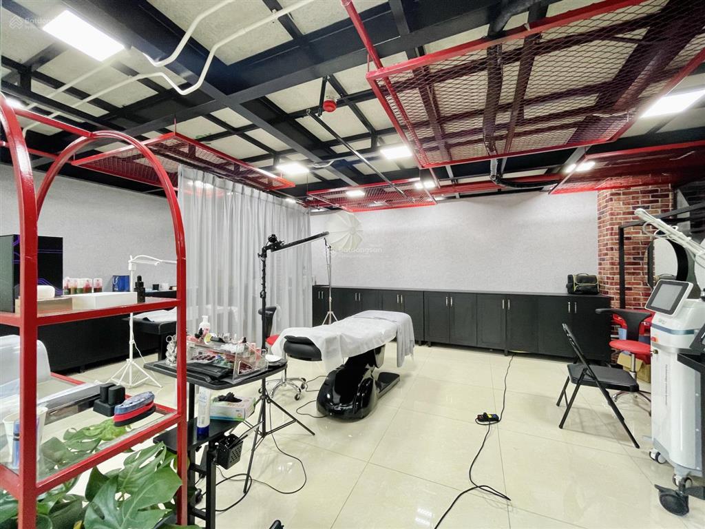 Sang nhượng văn phòng, spa, phòng tập tại thái hà  đống đa 165m giá thuê cực rẻ chỉ 29tr