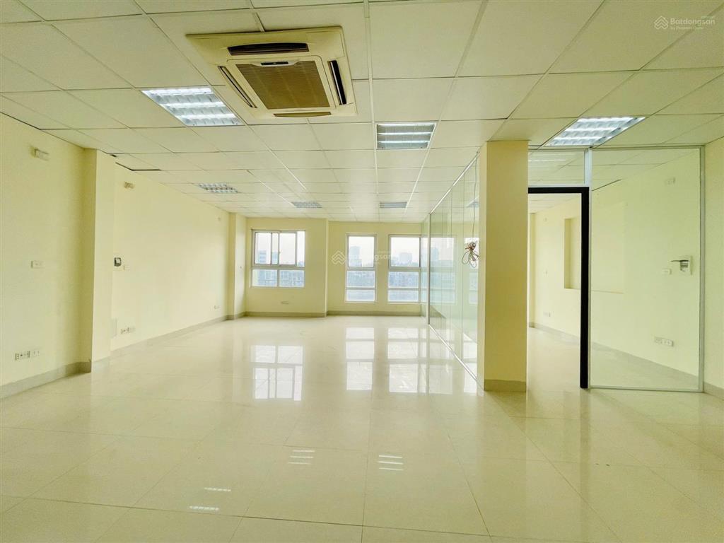 Chính chủ cho thuê sàn văn phòng mặt hồ xã đàn 160m giá cực rẻ chỉ 26tr free để xe, dịch vụ