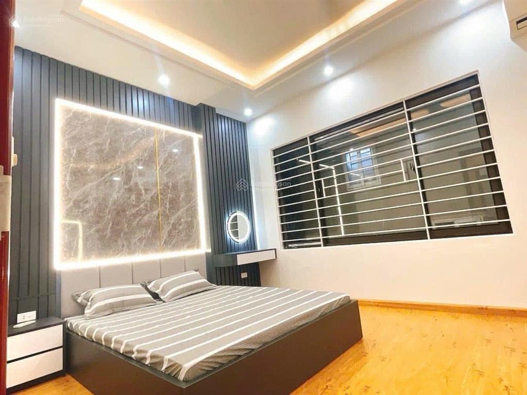 Nhà mặt ngõ kinh doanh cầu giấy/dịch vọng dt 48m2 ô tô qua nhà lô góc hơn 13 tỷ