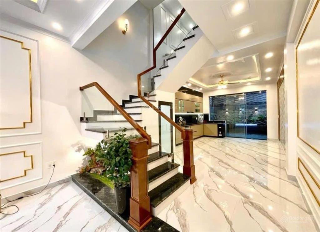 Nhà mặt ngõ kinh doanh cầu giấy/dịch vọng dt 48m2 ô tô qua nhà lô góc hơn 13 tỷ