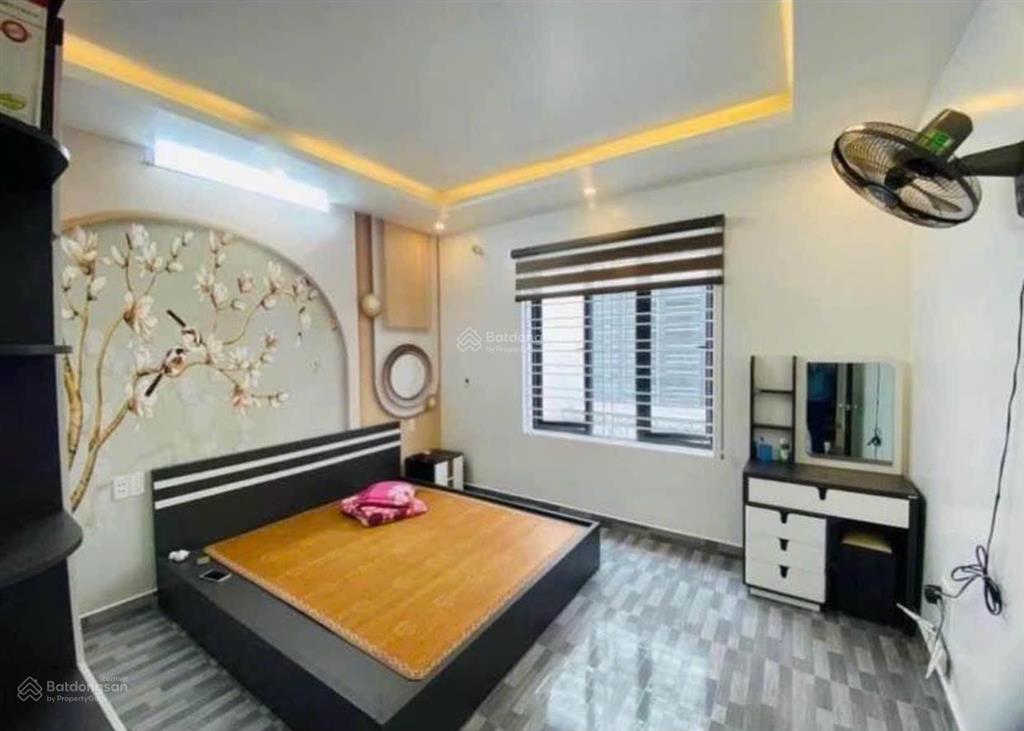Nhà mặt ngõ kinh doanh cầu giấy/dịch vọng dt 48m2 ô tô qua nhà lô góc hơn 13 tỷ