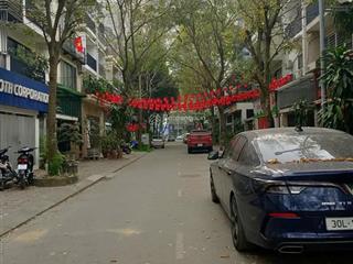 Phân lô quân đội trẩn quốc hoàn/ nghĩa tân vỉa hè 2.5m đường ô tô tránh dt 55m2 x 5 tầng