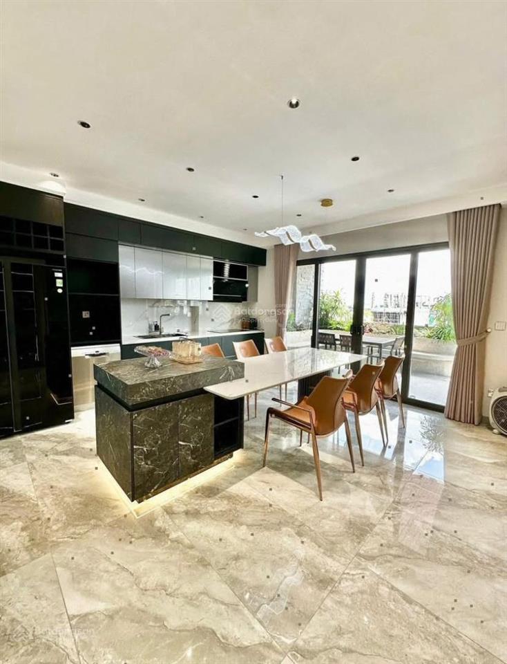 Bán nhà riêng lạc long quân/ cầu giấy dt 60m2, 6 tầng thang máy ô tô tránh gara tại nhà 19.x tỷ