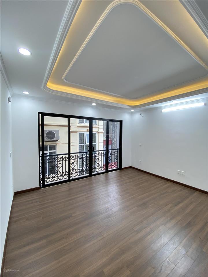 Siêu phẩm xuân đỉnh  dt 45m2 x 6 tầng thang máy  dân xây  hàng xóm đsq hàn  11 tỷ