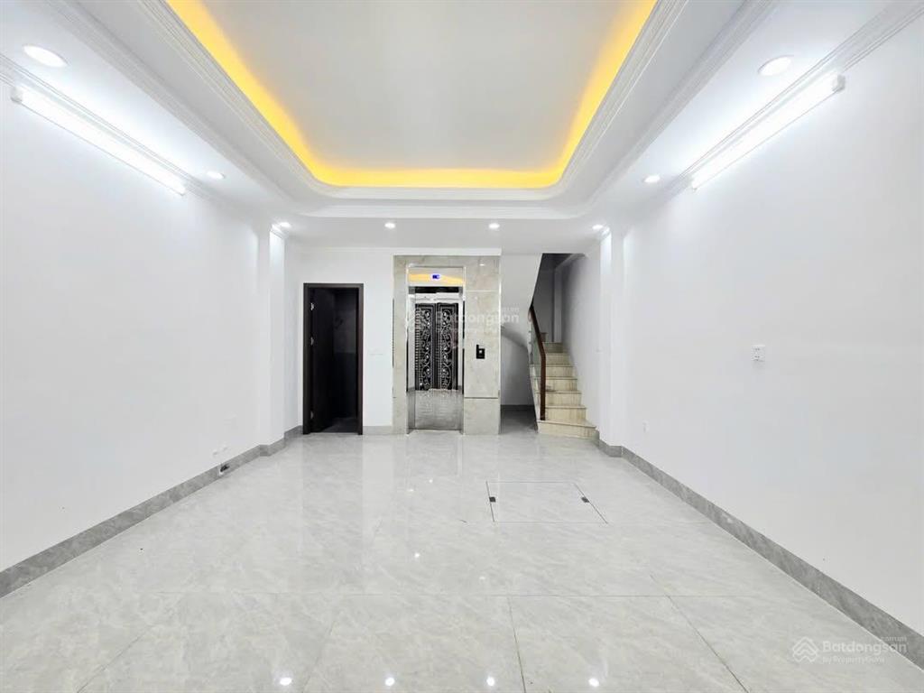 Siêu phẩm xuân đỉnh  dt 45m2 x 6 tầng thang máy  dân xây  hàng xóm đsq hàn  11 tỷ