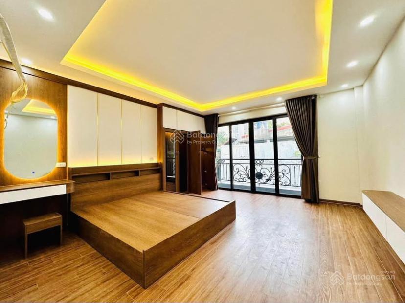 Hoàng hoa thám hơn 7 tỷ dt 39m, 5 tầng, trước nhà 3m thoáng vĩnh viễn tt ba đình