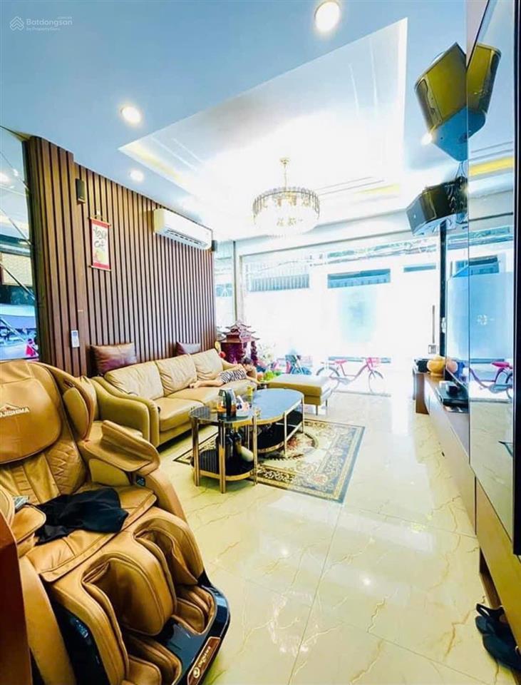 Hoàng hoa thám hơn 7 tỷ dt 39m, 5 tầng, trước nhà 3m thoáng vĩnh viễn tt ba đình