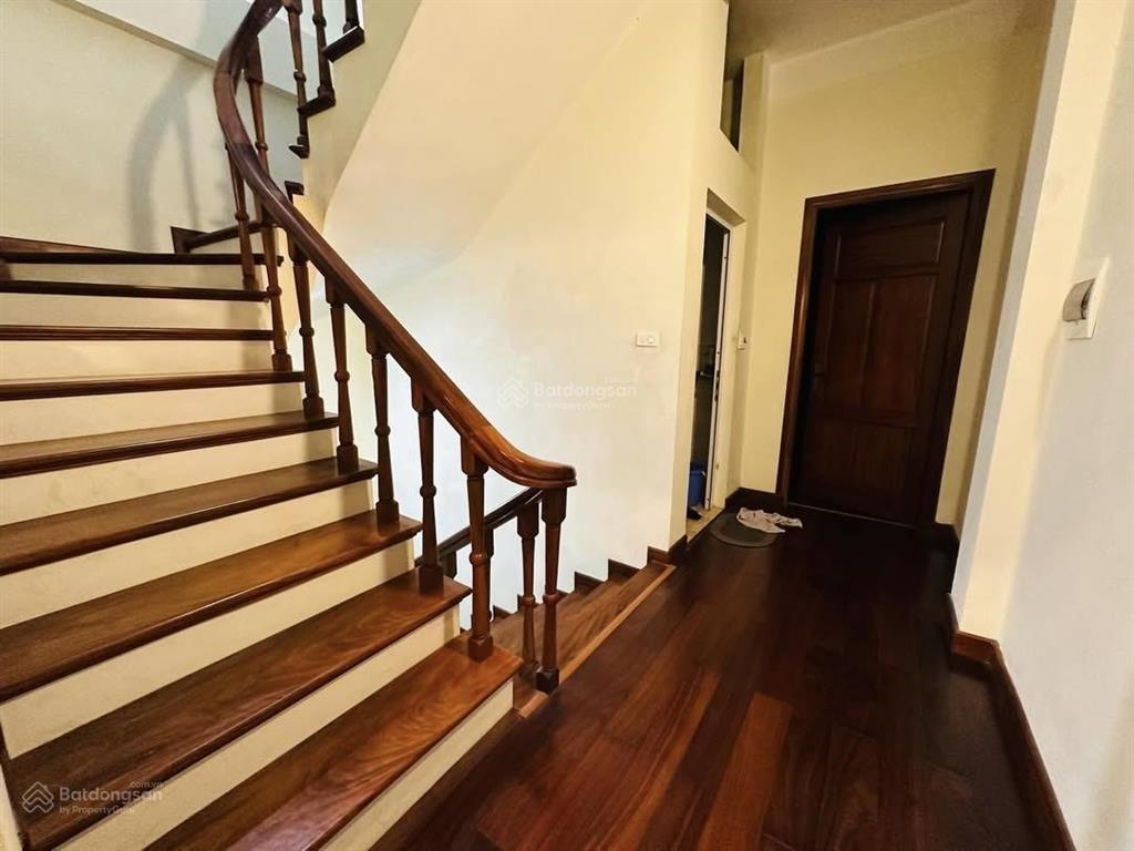 Phân lô trần quốc hoàn  ô tô tránh vòng quanh dt 50m2, 5 tầng, mt5,6m 19.9 tỷ