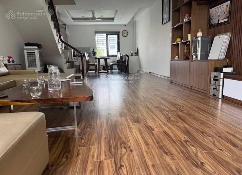 Hiếm  phân lô cán bộ q. cầu giấy  ô tô vào nhà  dt 50m2 5 tầng  hơn 13 tỷ