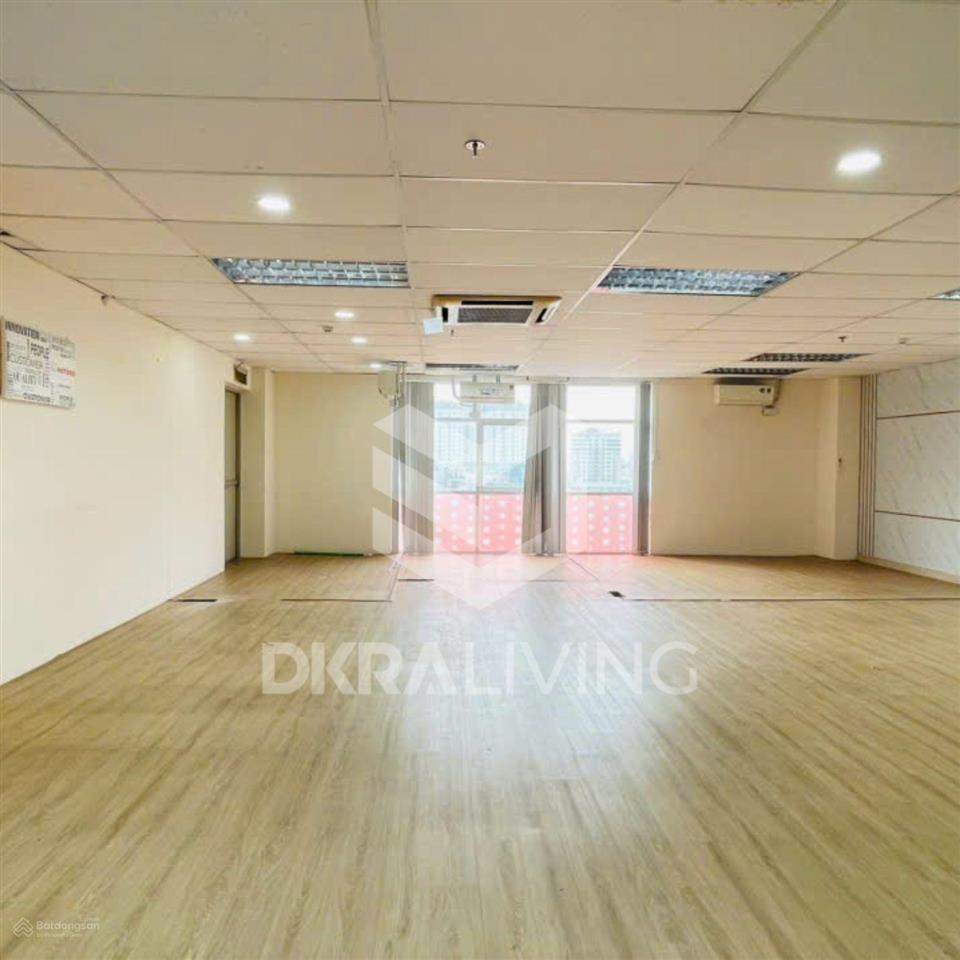Văn phòng cho thuê 110m2 đường ký con (quận 1)