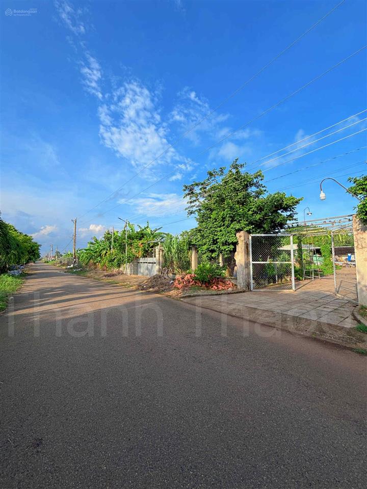 Bán gấp giá tốt đất hòa long trung tâm  gần vòng xoay cao tốc