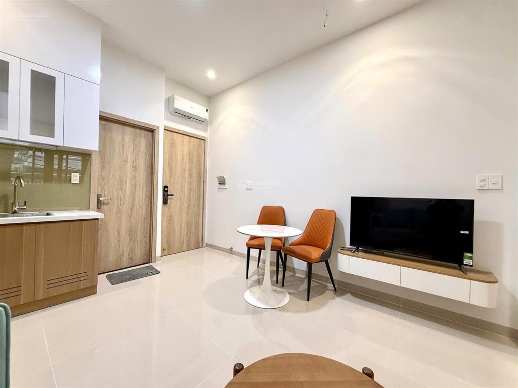 Chdv mới xây, sân vườn lớn  đầy đủ tiện nghi, nội thất luxury  thiết kế hiện đại  gần sân bay