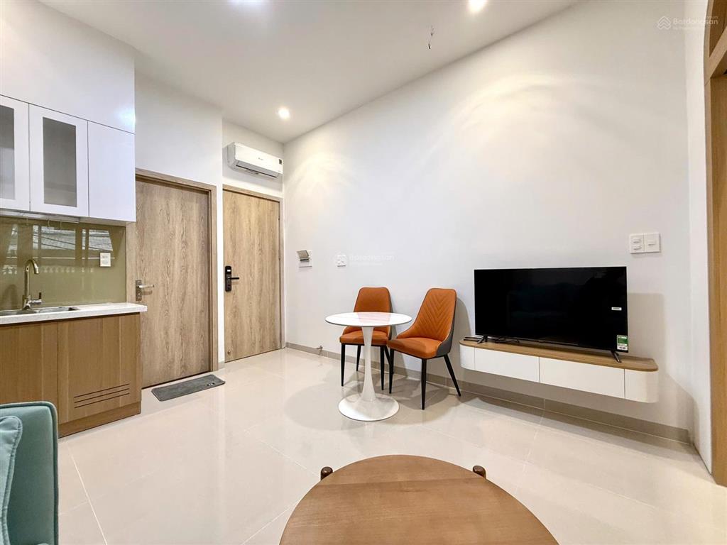 Chdv mới xây, sân vườn lớn  đầy đủ tiện nghi, nội thất luxury  thiết kế hiện đại  gần sân bay