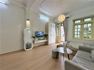 Căn hộ full nội thất luxury  đầy đủ tiện nghi  gần quận 1, cầu sg  ban công lớn, máy giặt riêng