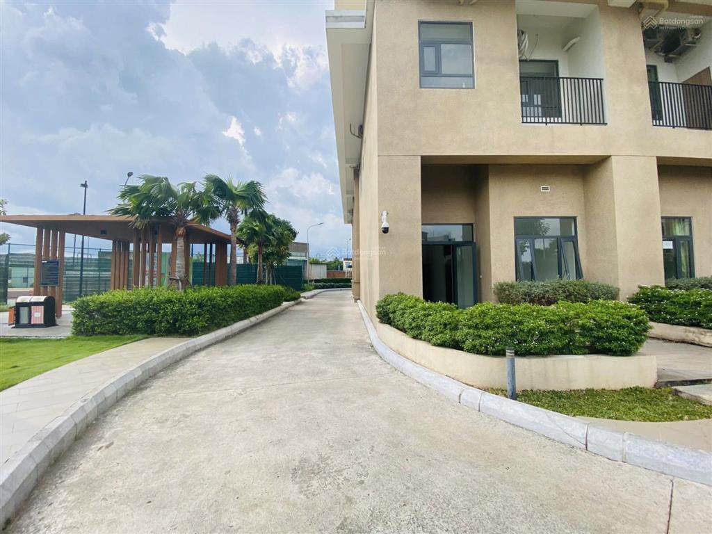 Căn hộ chung cư, phòng trống, diện tích 174m2