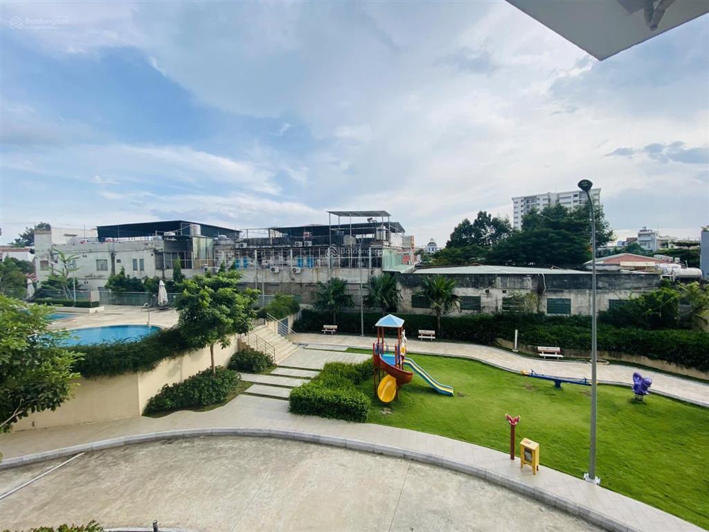 Căn hộ chung cư, phòng trống, diện tích 174m2