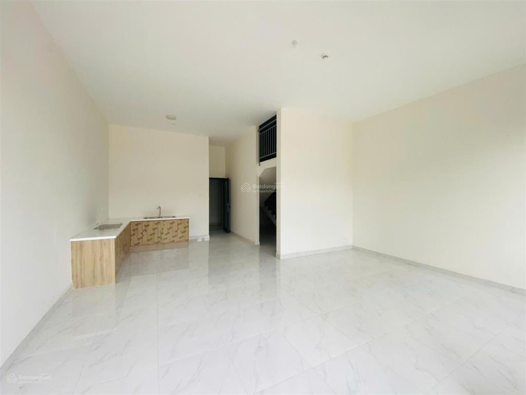 Căn hộ chung cư, phòng trống, diện tích 174m2