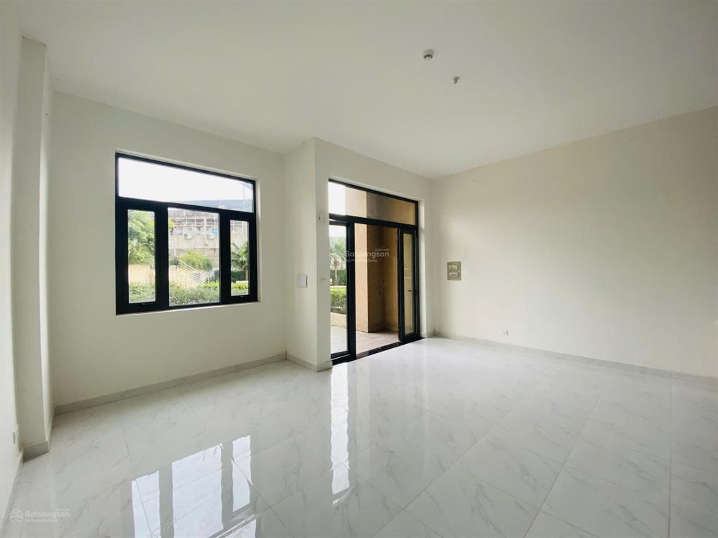 Căn hộ chung cư, phòng trống, diện tích 174m2