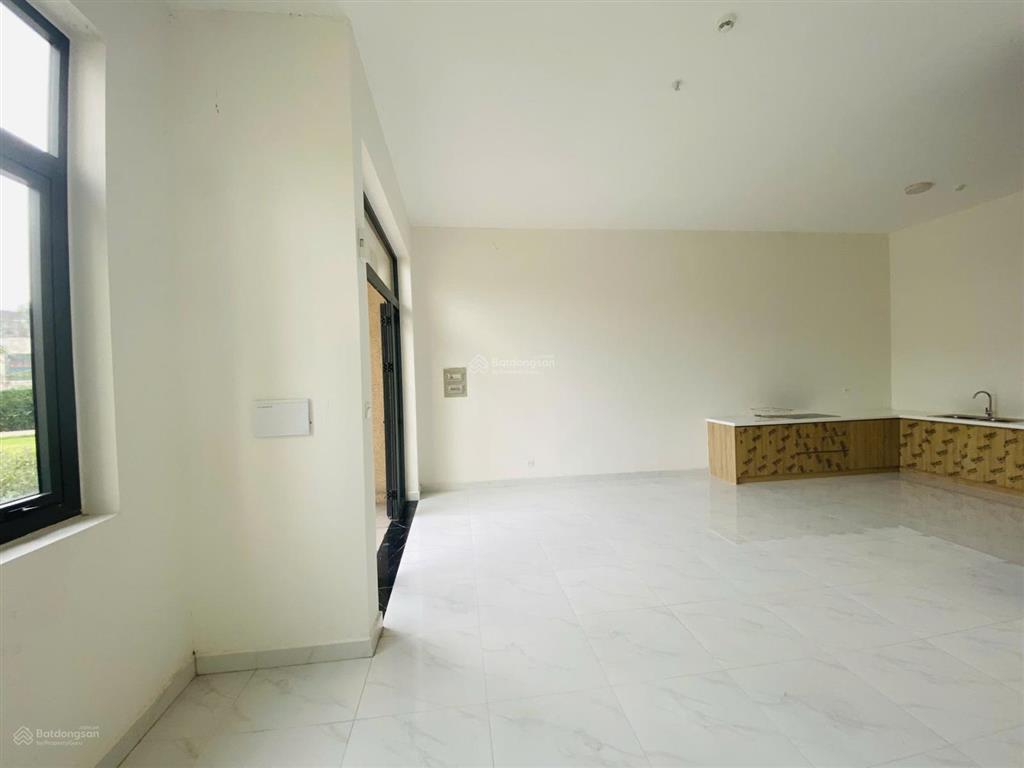 Căn hộ chung cư, phòng trống, diện tích 174m2