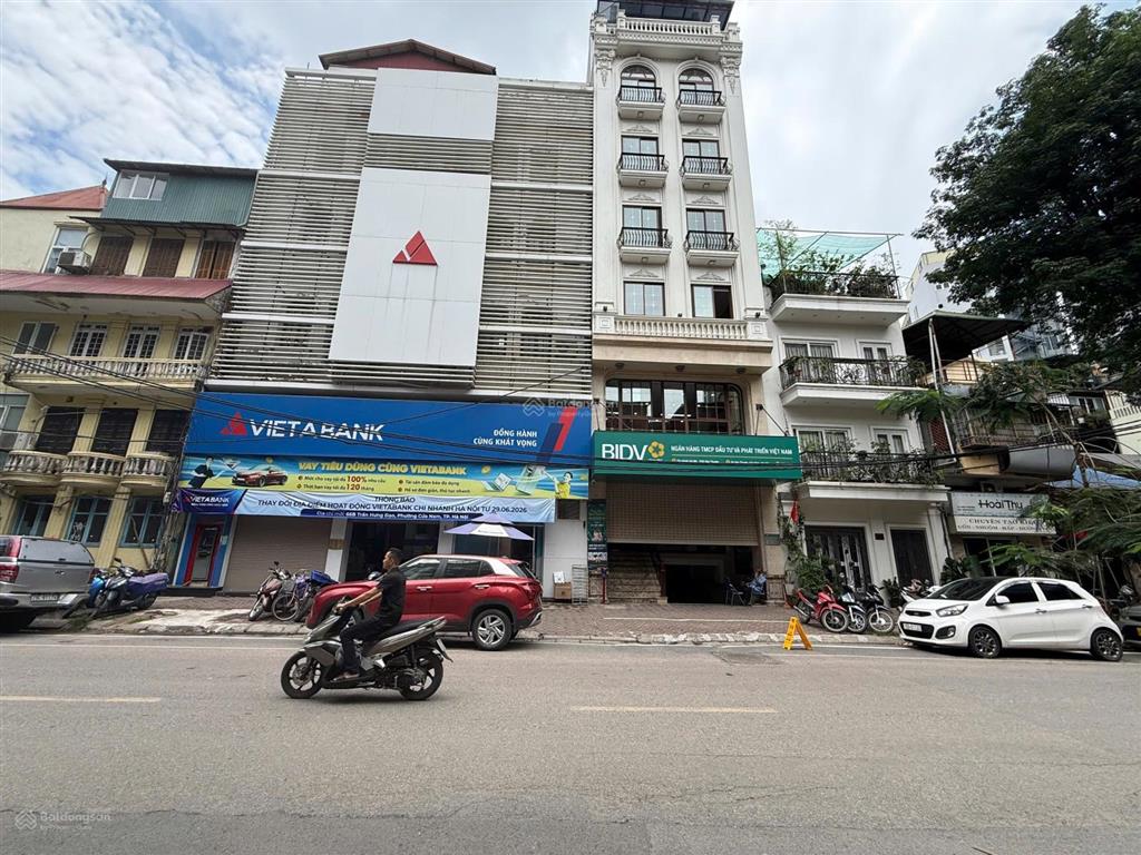 Chính chủ cho thuê 155m2 góc 3 mặt thoáng phố hàn thuyên, hoàn kiếm, giá chỉ 15tr9/tháng làm văn ph
