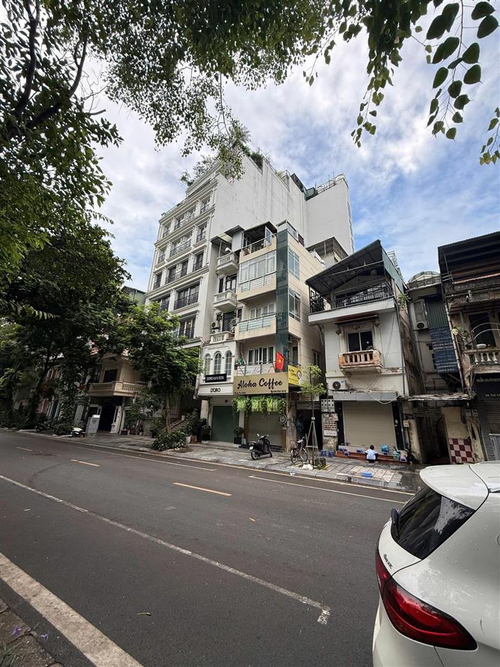 Chính chủ cho thuê 155m2 góc 3 mặt thoáng phố hàn thuyên, hoàn kiếm, giá chỉ 15tr9/tháng làm văn ph