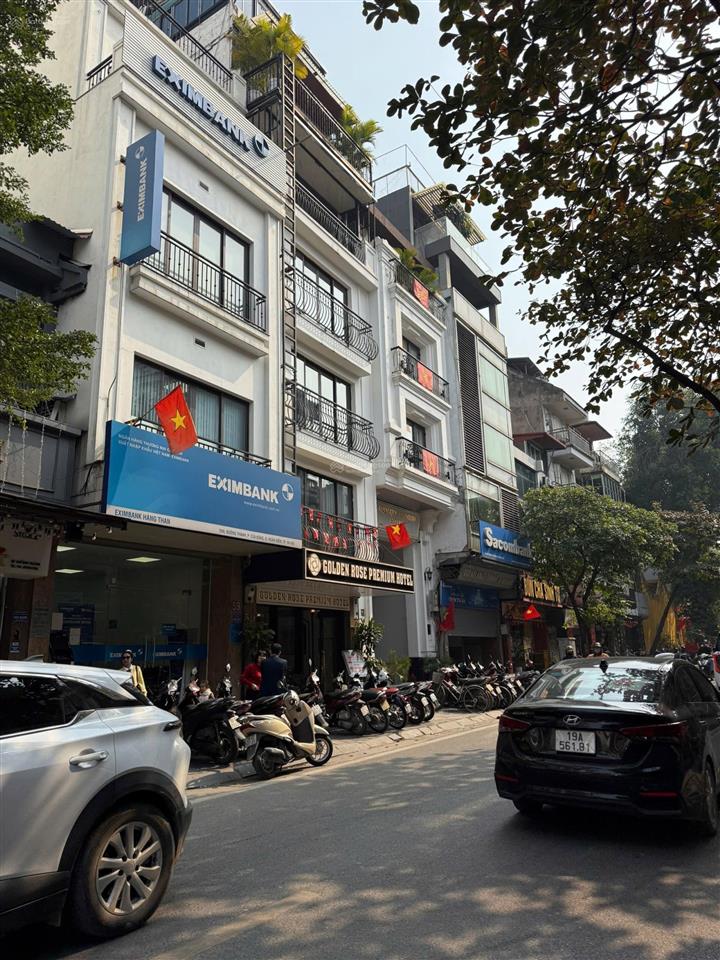 Chính chủ cho thuê 155m2 góc 3 mặt thoáng phố hàn thuyên, hoàn kiếm, giá chỉ 15tr9/tháng làm văn ph