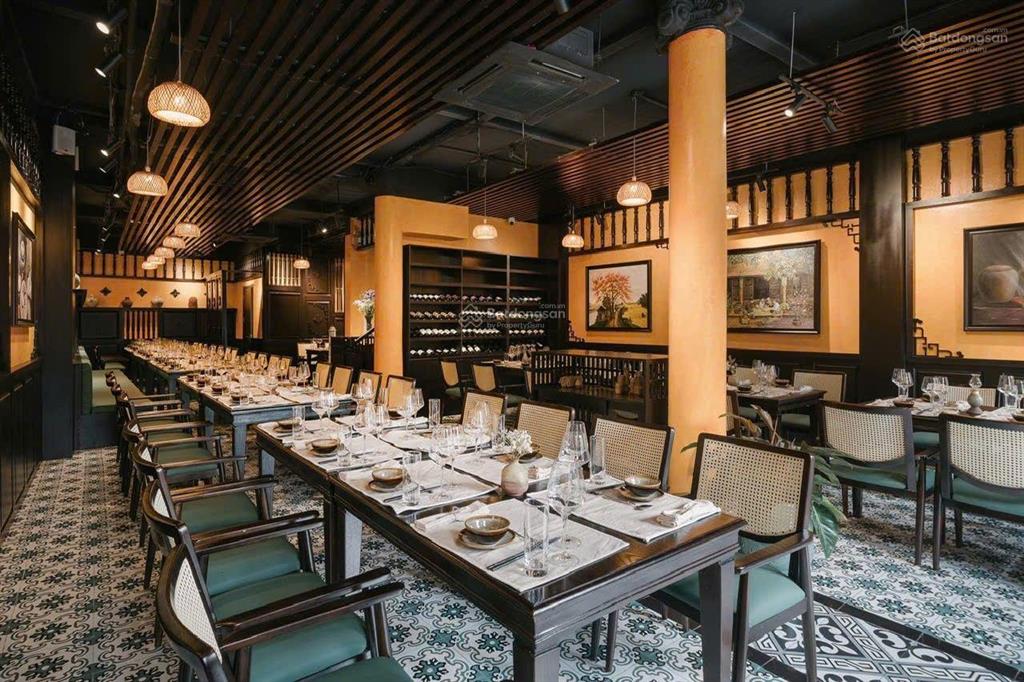 Cho thuê nhà mp nguyễn văn lộc, diện tích 155m2 x 4 tầng, mặt tiền 11m, giá thuê 100 triệu
