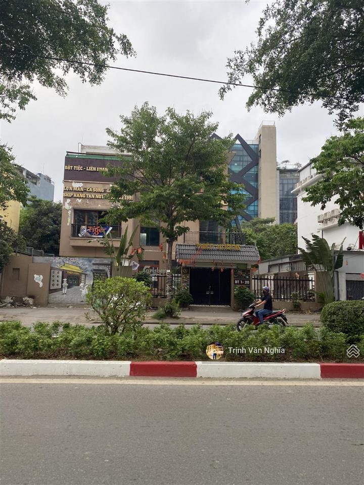 Mời thuê nhà hàng, showroom, thẩm mỹ, ngân hàng mặt phố nguyễn khánh toàn lô góc 300m2x4 tầng