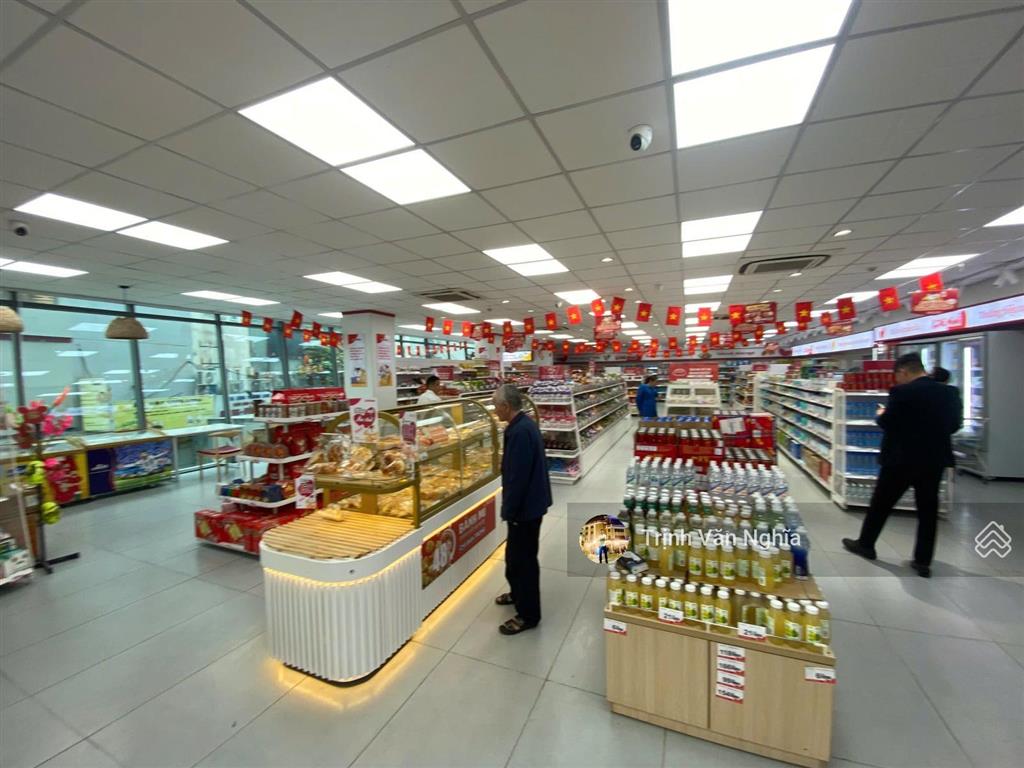 Cho thuê nhà mặt phố lạc long quân, 2000m², mặt tiền 30m, 500 triệu, mọi mô hình kinh doanh