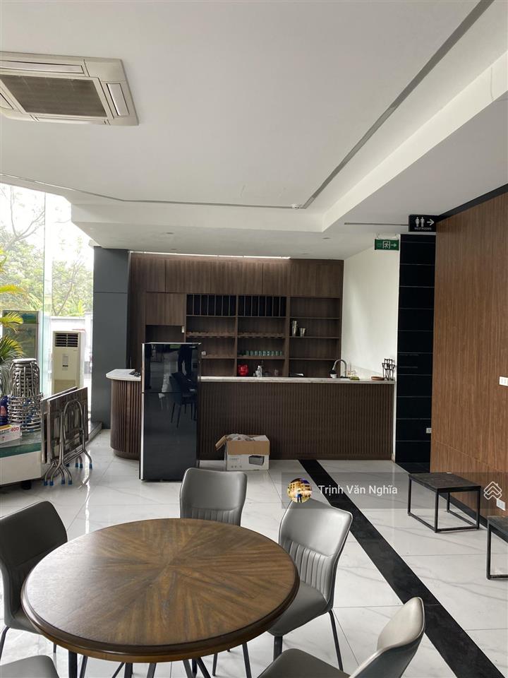 Cho thuê nhà mặt phố tại yên lãng, 80 triệu, 90m2x6 tầng, ful pccc, thang máy cầu thang máy cuối