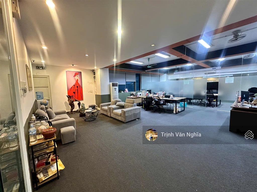 Cho thuê nhà mặt phố tại yên lãng, 80 triệu, 90m2x6 tầng, ful pccc, thang máy cầu thang máy cuối