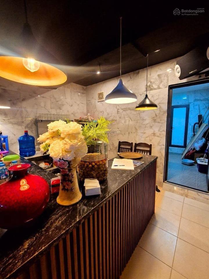 Bán căn tập thể tầng 1 kinh doanh trung tâm đống đa giá chỉ 6.5 tỷ