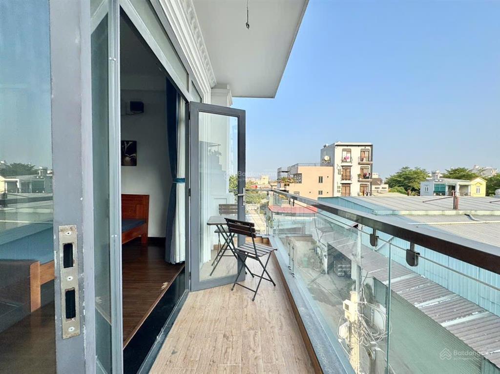 Studio bancol diện tích 40m2, full nội thất ngay đh nguyễn tất thành