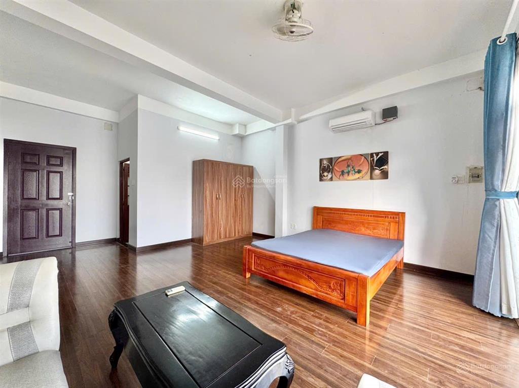 Studio bancol diện tích 40m2, full nội thất ngay đh nguyễn tất thành