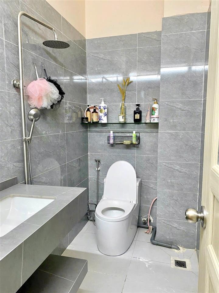 Studio 1pn tách bếp có ban công, đầy đủ nội thất ngay chợ hạnh thông tây