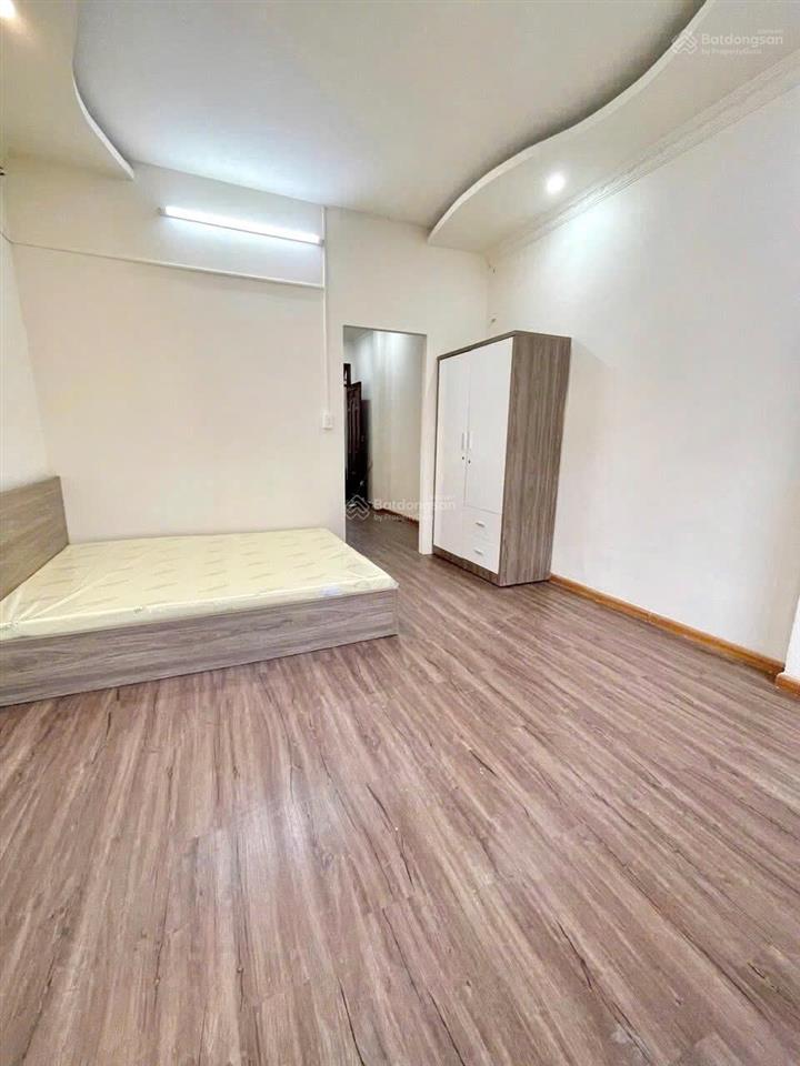 Studio 1pn tách bếp có ban công, đầy đủ nội thất ngay chợ hạnh thông tây