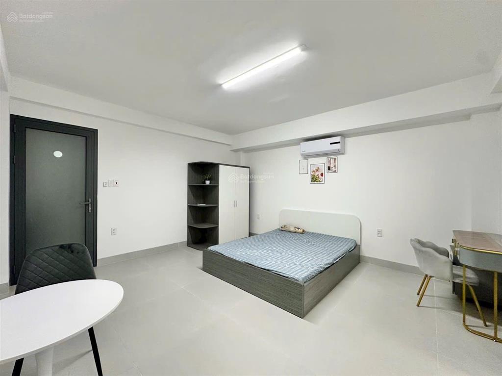 Studio cửa sổ diện tích rộng, thoáng, full nội thất như ảnh