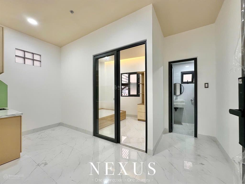 Chính chủ 1pn tách bếp diện tích rộng, đầy đủ nội thất, nhà mới, có thang máy