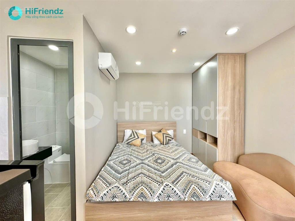 Studio cửa sổ thoáng, ánh sáng, nội thất đầy đủ, có thang máy, bảo vệ